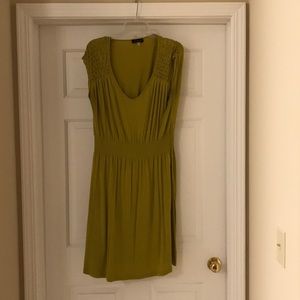 Green sleeveless cotton dress